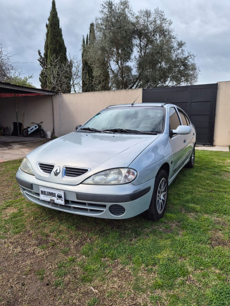 Renault Megane Tric  Expresion TD — foto 3
